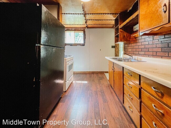 Building Photo - 2 br, 1 bath House - 2101 N Macedonia Ave