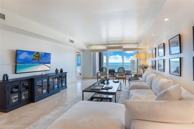 Building Photo - 781 Crandon Blvd