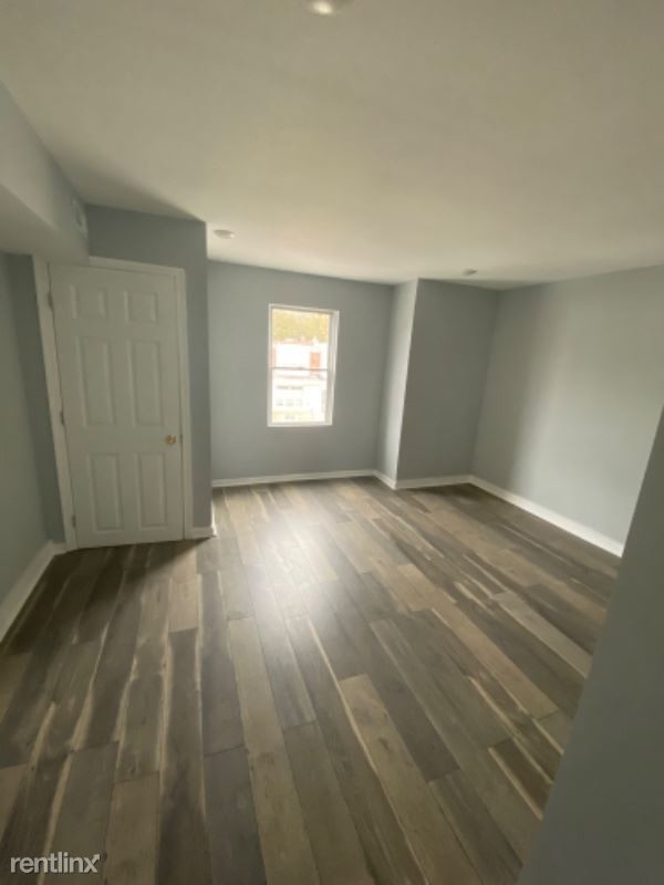Building Photo - Studio, 1 bath Apartment - 540 E Penn St