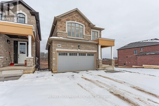 Building Photo - 207 Alessio Dr