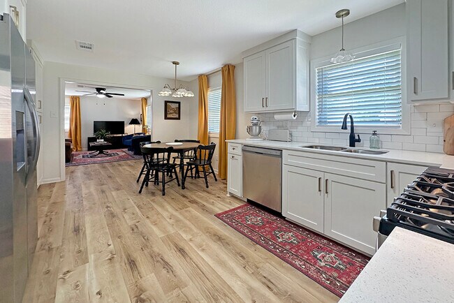 Cocina - 204 Dianne St