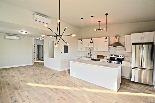 Building Photo - 56 S 5th St