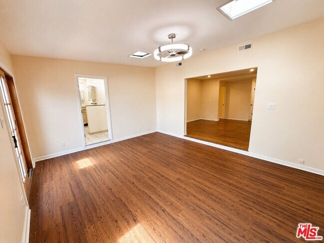 Foto del edificio - 2859 N Brighton St