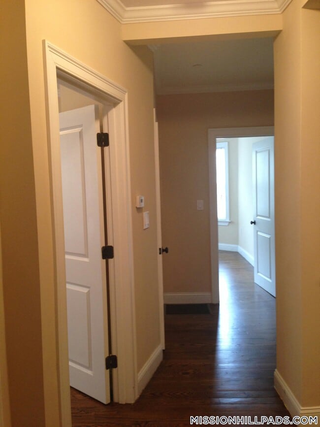 Building Photo - 2975 Washington St