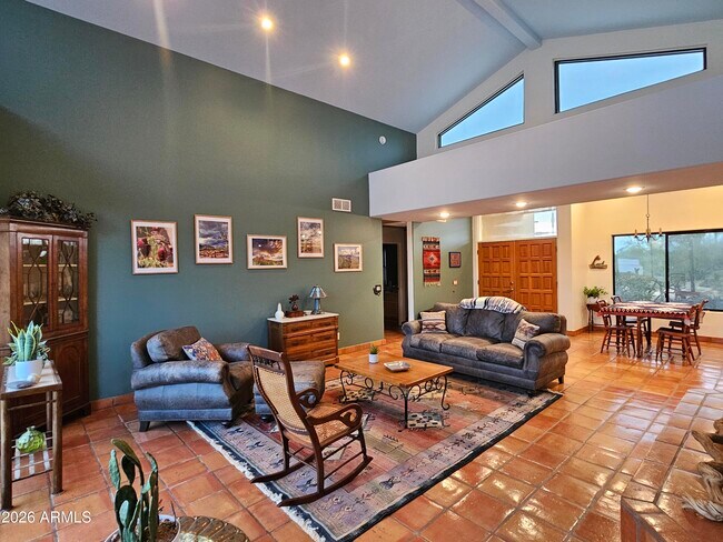 Building Photo - 6540 E Maria Dr