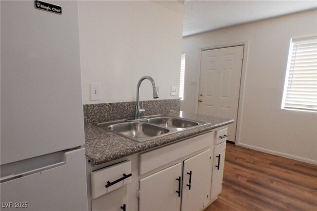 Foto del edificio - 2608 E Mesquite Ave