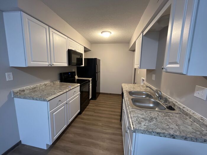 Primary Photo - Completely Updated Townhome - 2 bed/ 1 bat...