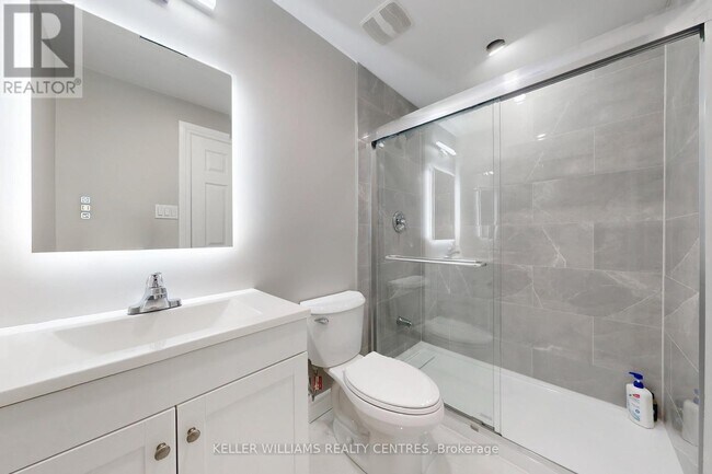 Photo du bâtiment - 70 Haynes Ave