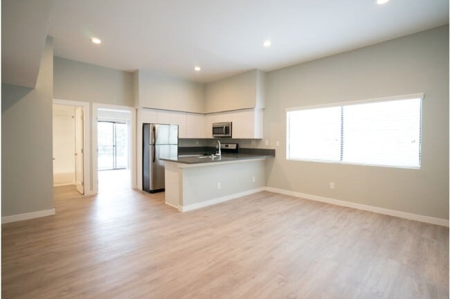 Interior Photo - 3426 West 1st St