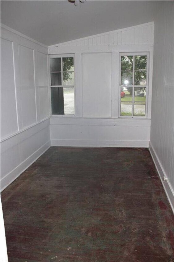 Foto del edificio - ****2102 Webster - Alexandria, on corner o...