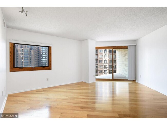 Foto del edificio - 1225 Lasalle Ave