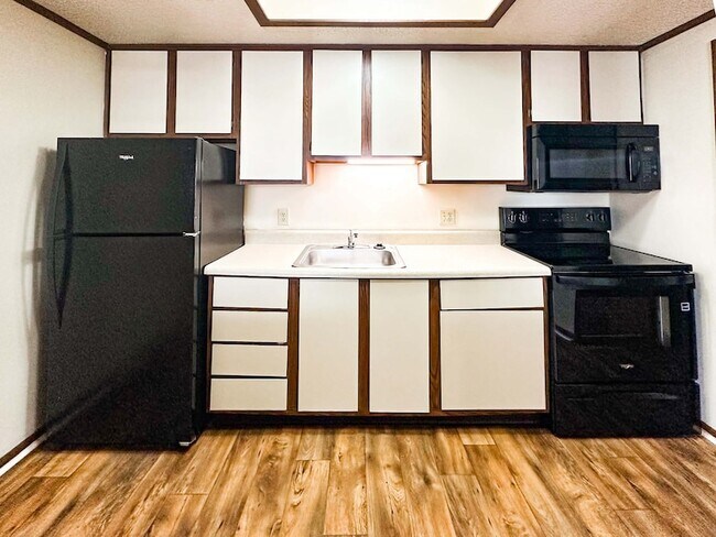 Foto del edificio - 2421 Madison St