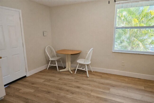 Foto del edificio - 5000 3rd Ave N