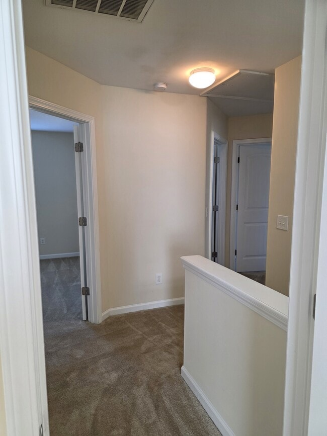 Foto del edificio - 159 Chapel Lake S