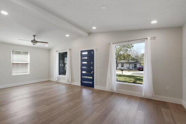 Building Photo - 1803 Deloney St