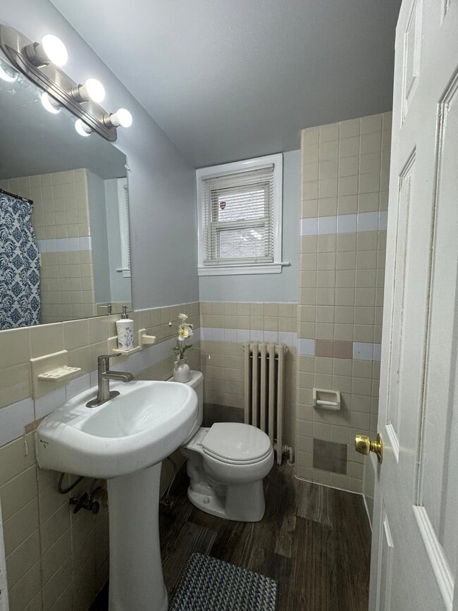 Building Photo - 229 Clifton Ave