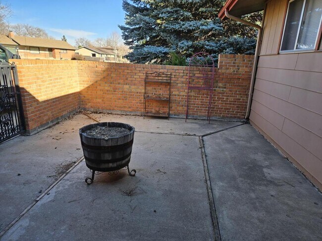 Foto del edificio - 2425 Emery St