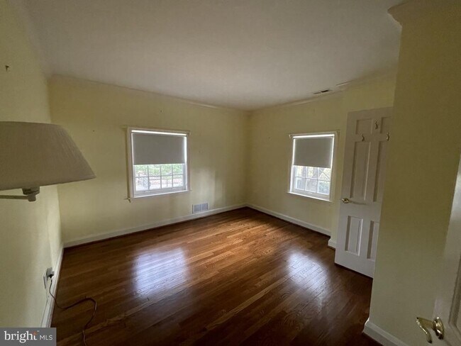 Building Photo - 924 Greenspring Valley Rd