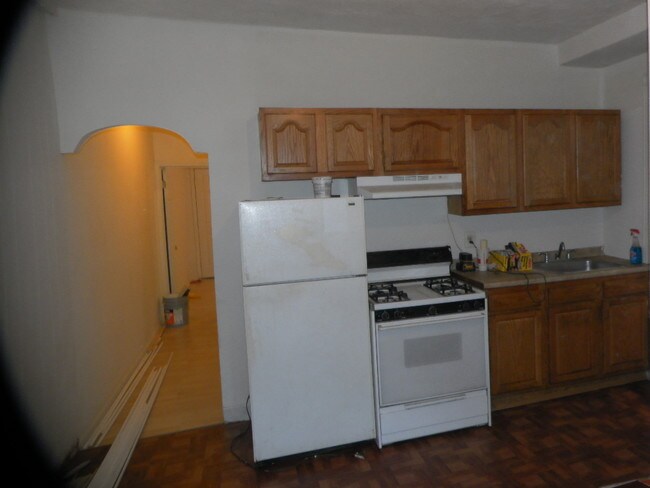 Building Photo - 6033 Elmwood Ave