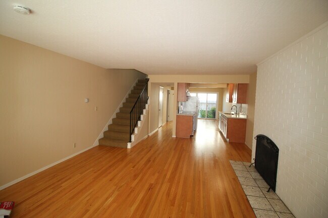 Building Photo - 10296 Alpine Dr