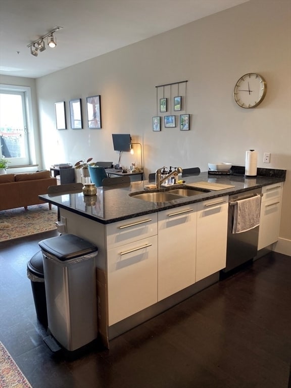 Building Photo - 154 W 2nd St