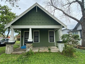 Building Photo - 207 S 1st St