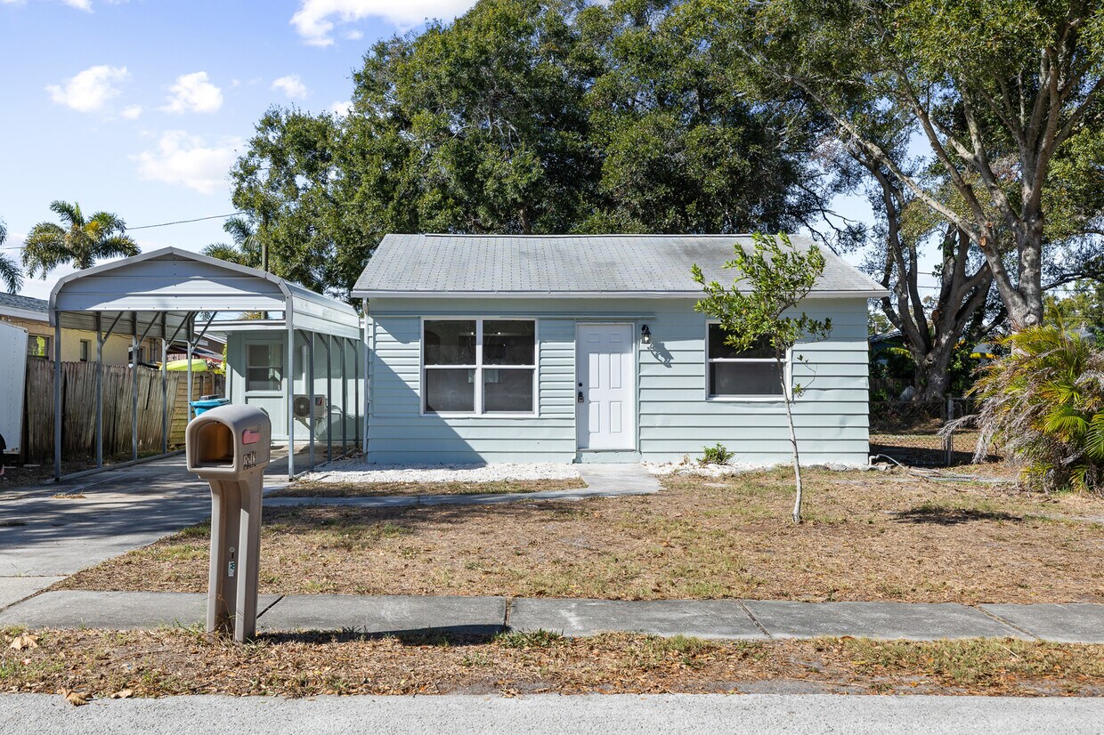 Foto principal - 6818 59th St N