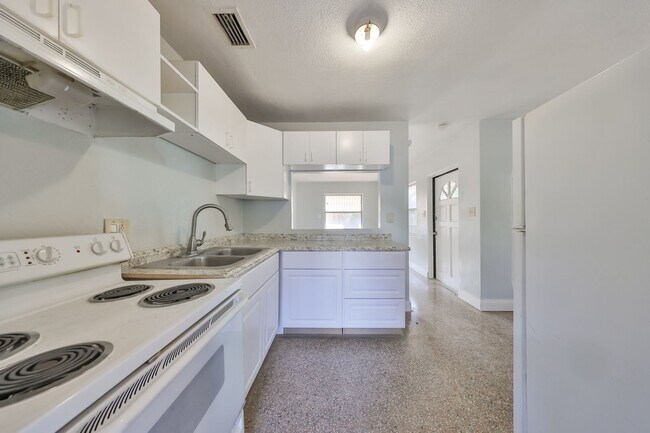 Foto del edificio - 667 25th Ave S