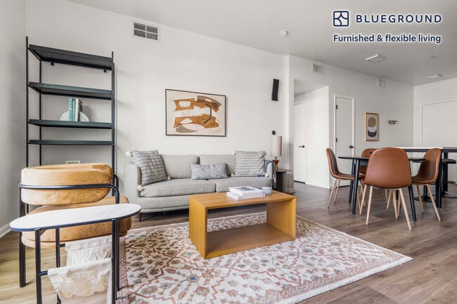 Building Photo - 3210 Esperanza Crossing