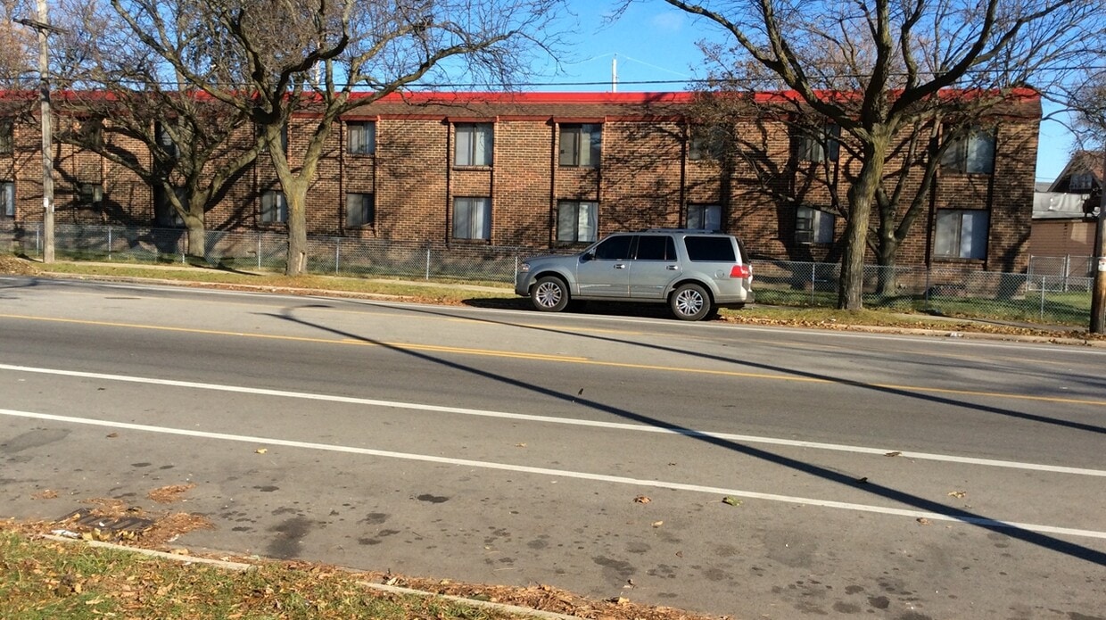 1114 W Atkinson Ave, Milwaukee, WI 53206 Apartments in Milwaukee, WI