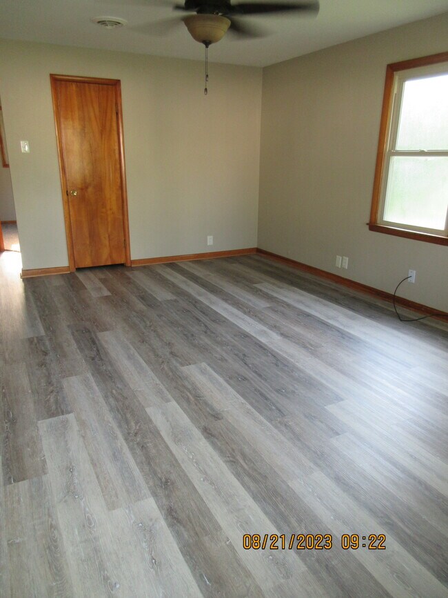 Building Photo - 908 Coventry Dr