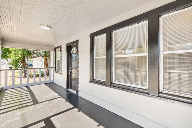 Building Photo - 1128 Belleair Rd