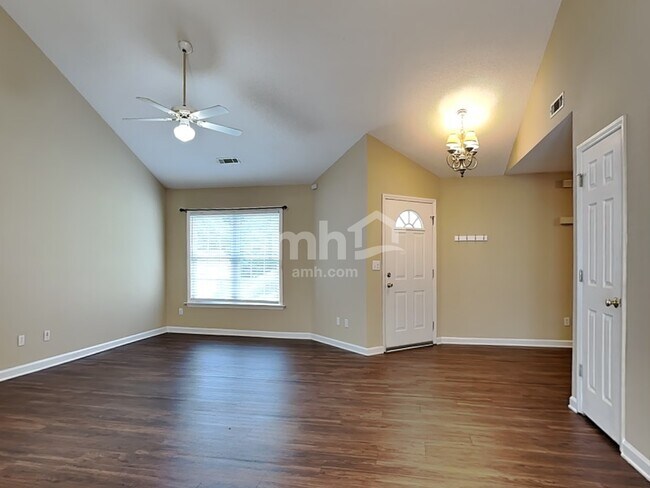 Foto del edificio - 1473 Lewisburg Pointe Dr
