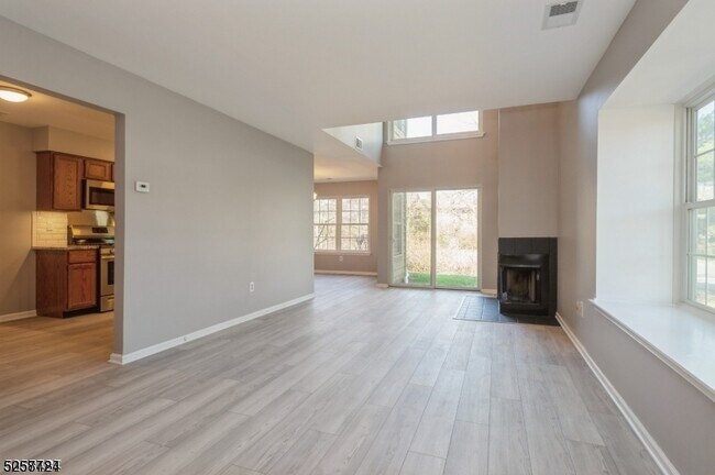 Building Photo - 30 Chicopee Dr