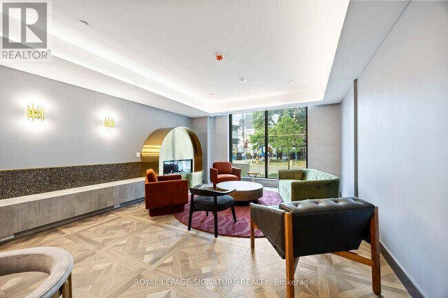 Photo du bâtiment - 1200-1200 Dundas St W