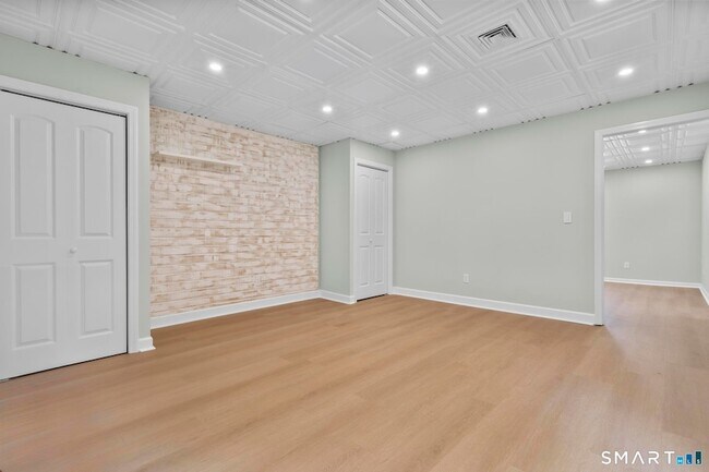 Foto del edificio - 184 Maple St