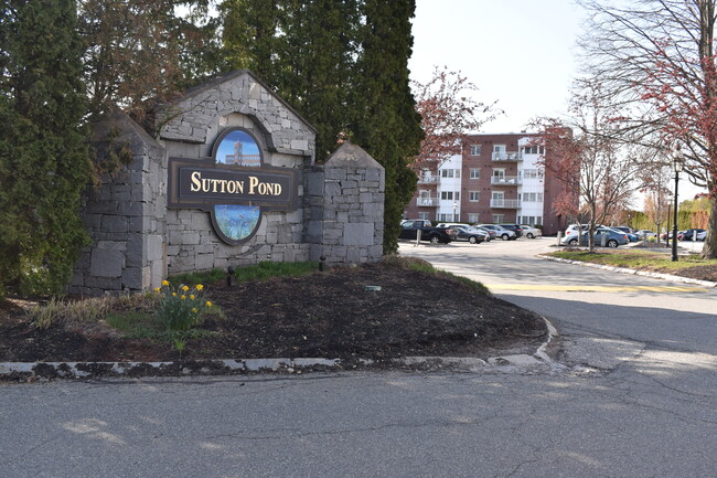 Condominios Sutton Pond - 148 Main St