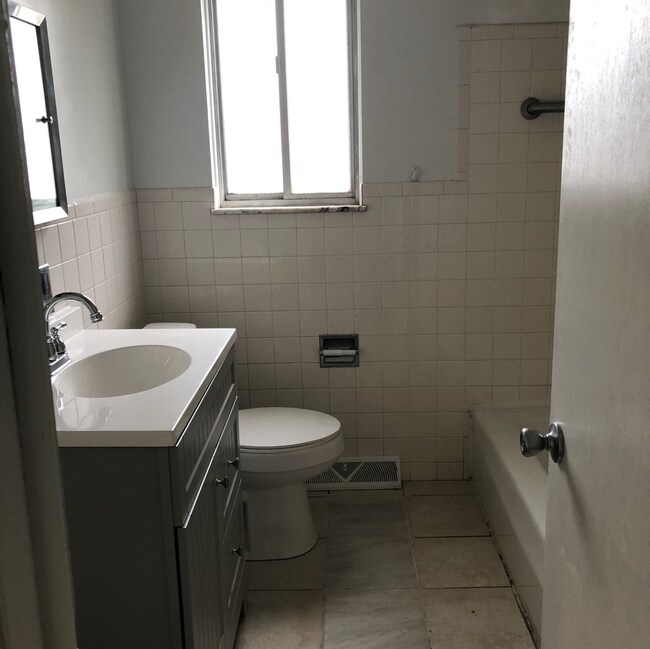 Foto del edificio - LMB-Stow Apts, LLC  for First Prop II..
