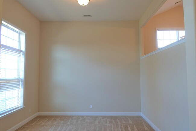 Building Photo - 9 Flowerwood Dr