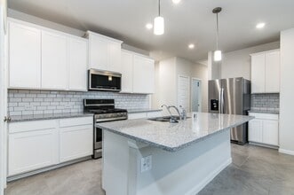 Building Photo - 18499 Sunrise Maple Dr