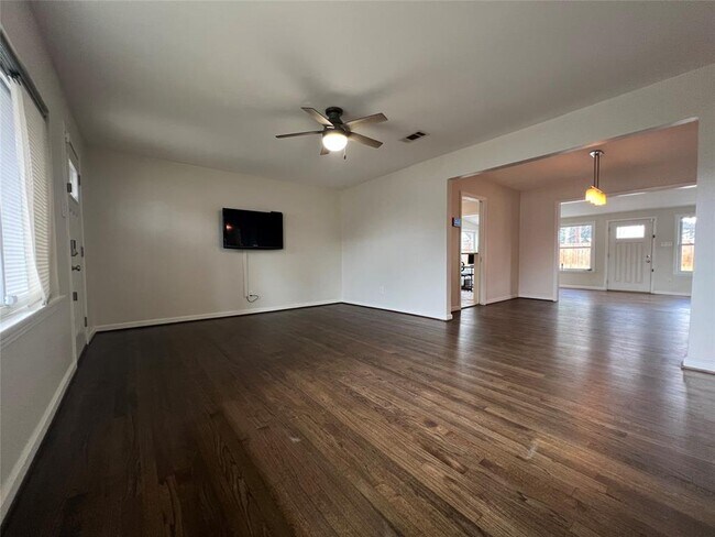 Foto del edificio - 1428 W 43rd St