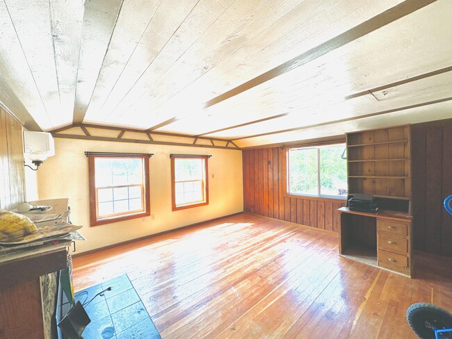 Building Photo - 21745 S Lewellen Rd
