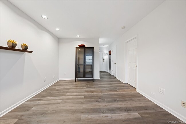 Building Photo - 240 Halstead Ave