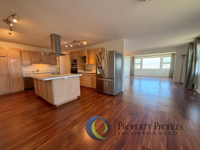 Foto del edificio - Newtown 3 Bedroom 3.5 Bath House - Availab...