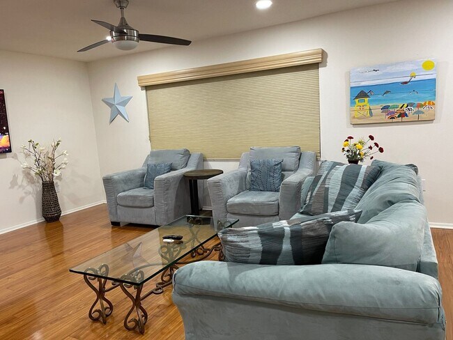 Foto del edificio - 2 Bedroom Single Family Home in Venice Garden