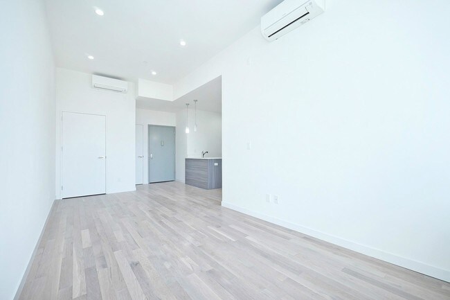Foto del edificio - 164 E 105th St