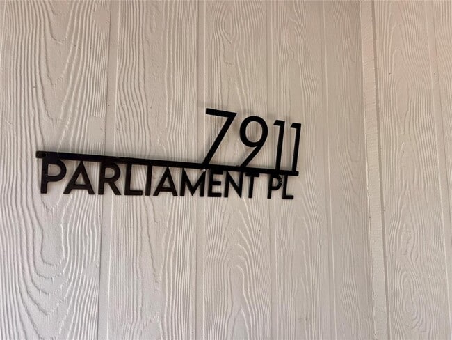 Foto del edificio - 7911 Parliament Pl