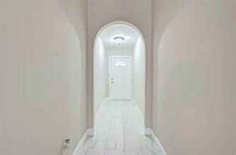 Building Photo - 6802 Glenray Dr