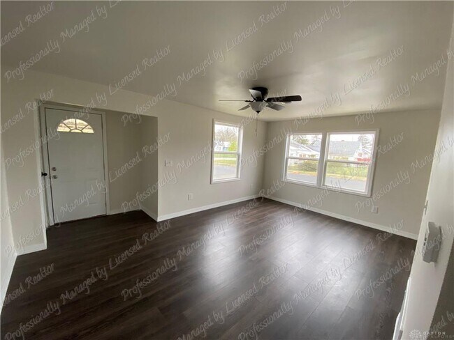Building Photo - 1552 Sunset Ave