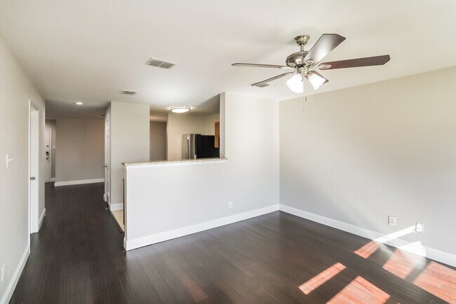 Foto del edificio - 1428 Waterford Dr